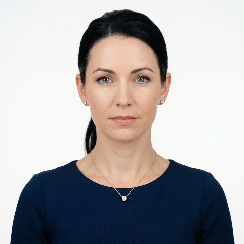 what to wear for a passport photo in canada