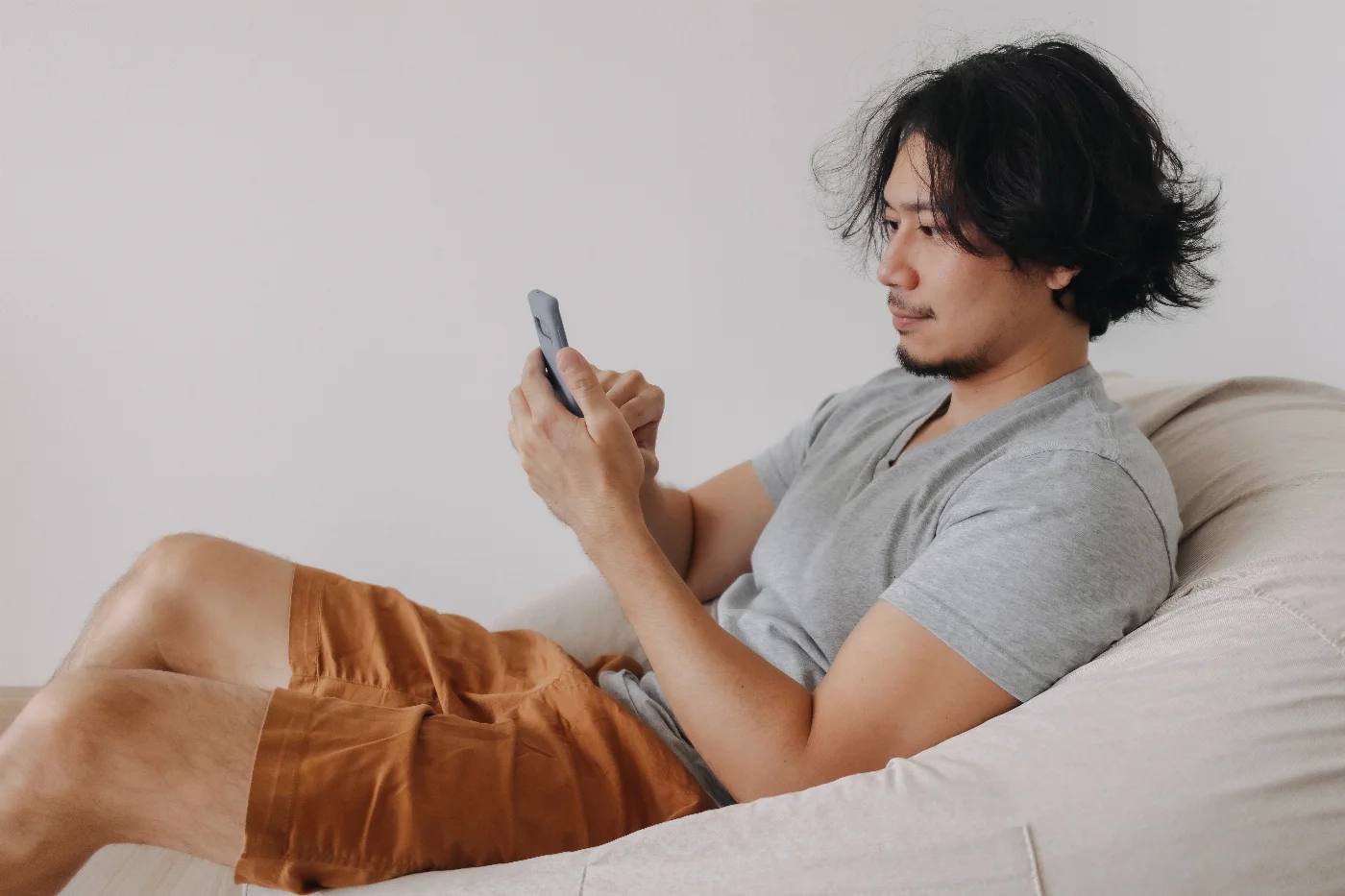 How to Take a Japan Visa Photo at Home